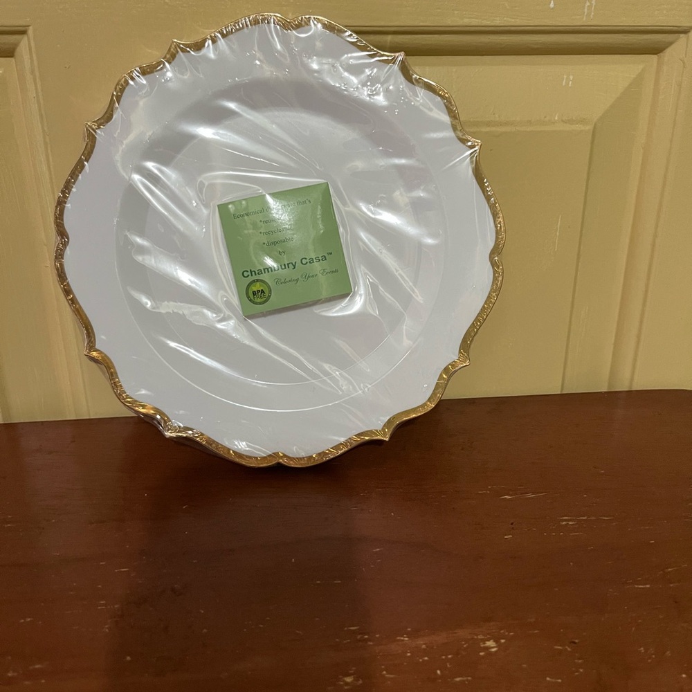 White and Rosegold disposable/reusable Scalloped Salad Plate